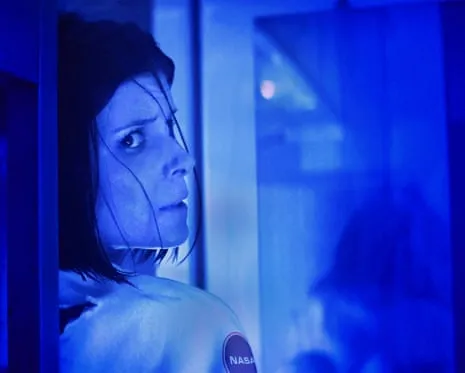 The Astronaut Review: Tense Moments and Levitating Eggs in a Luxury Location